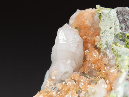 Quartz, Microcline, and Epidote on Amygdaloidal Basalt