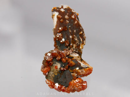 Vanadinite on Barite
