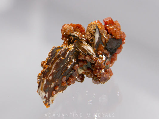 Vanadinite on Barite