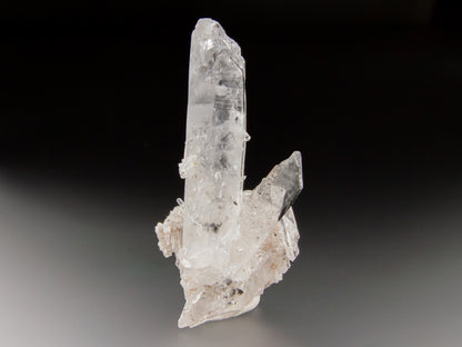 Quartz with Hydrocarbon Inclusions