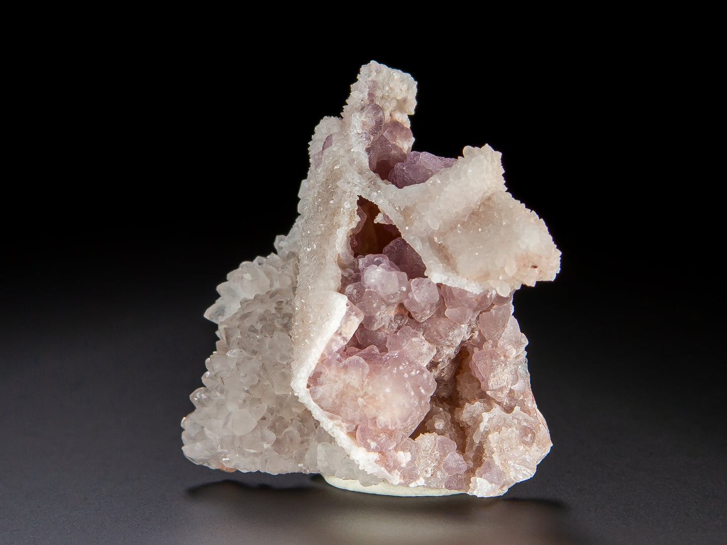 Fluorite on Quartz Epimorph after Calcite