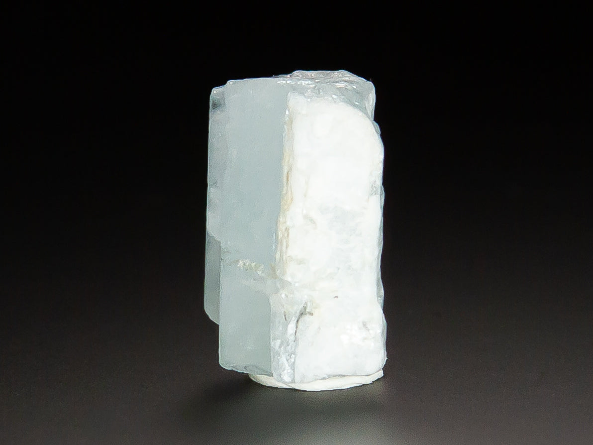 Beryl Var. Aquamarine