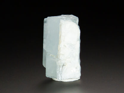 Beryl Var. Aquamarine
